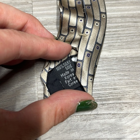 Van Heusen neck  tie 100% silk - Picture 4 of 7